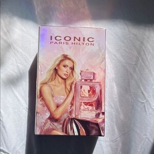 Iconic Paris Hilton Eau de Parfum— Comes with box— BRAND NEW